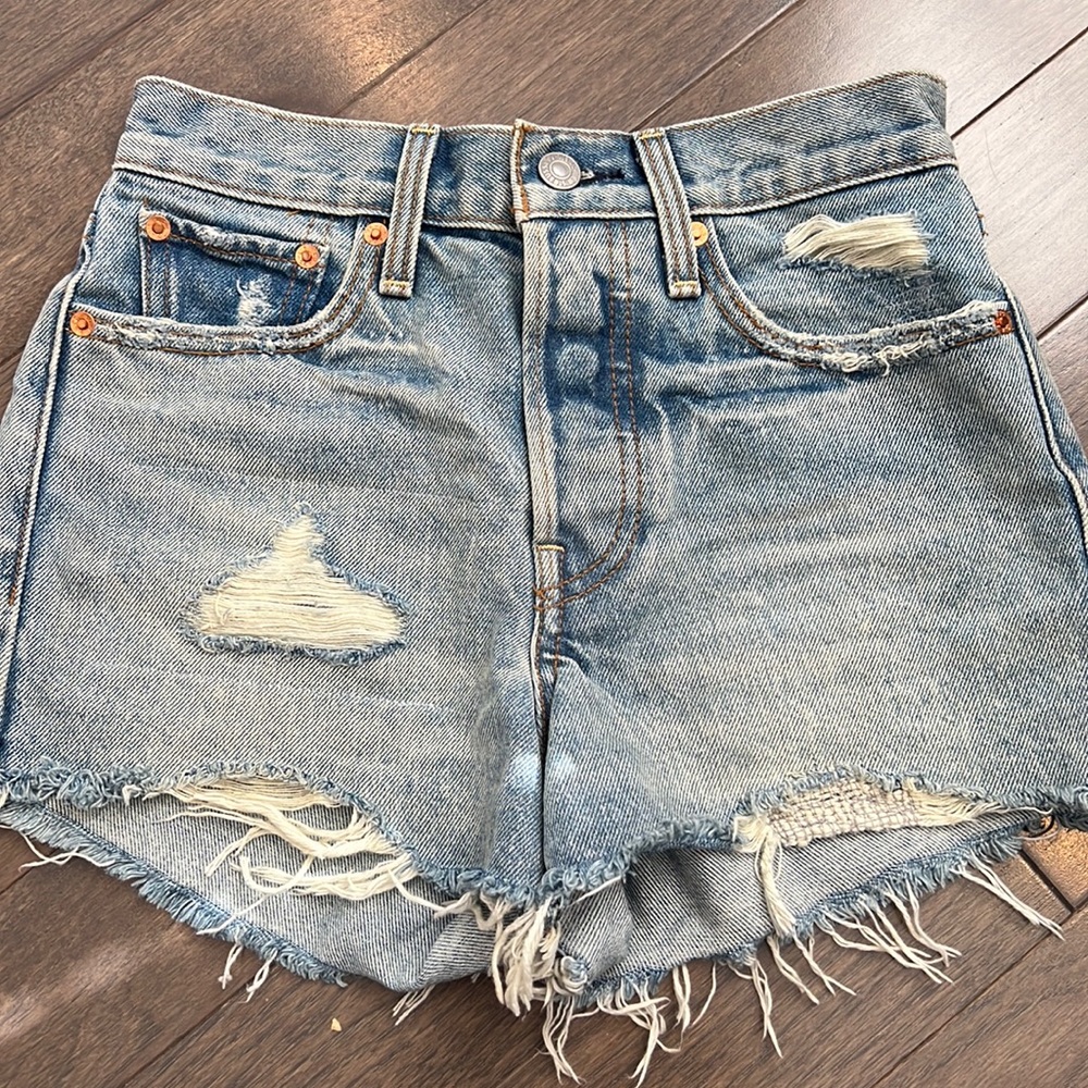 Levi’s jean shorts size 24”